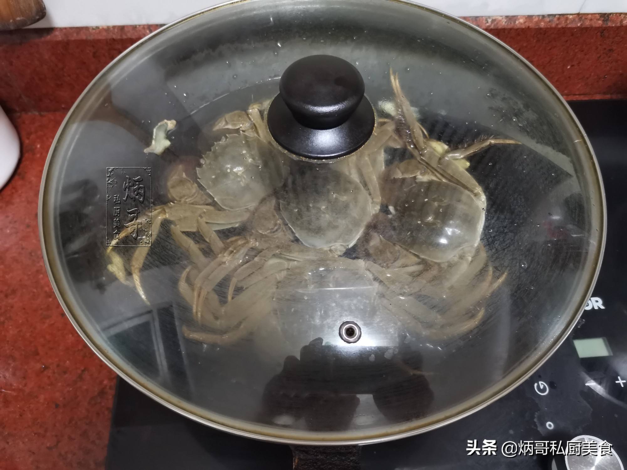 螃蟹开水煮几分钟(螃蟹开水煮几分钟能熟)