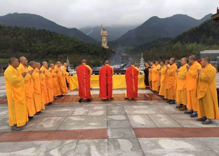 遇到九华山的弟子主动算命(遇到九华山的弟子主动算命好不好)