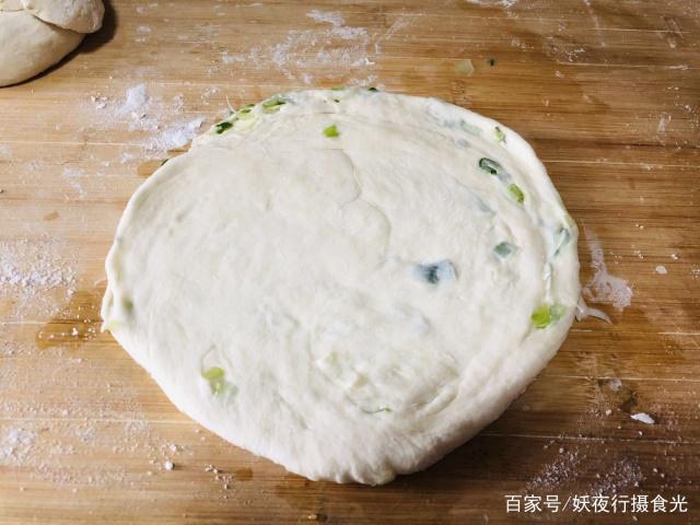 烙馅饼的面怎么和松软(怎样和面烙馅饼软和好吃)