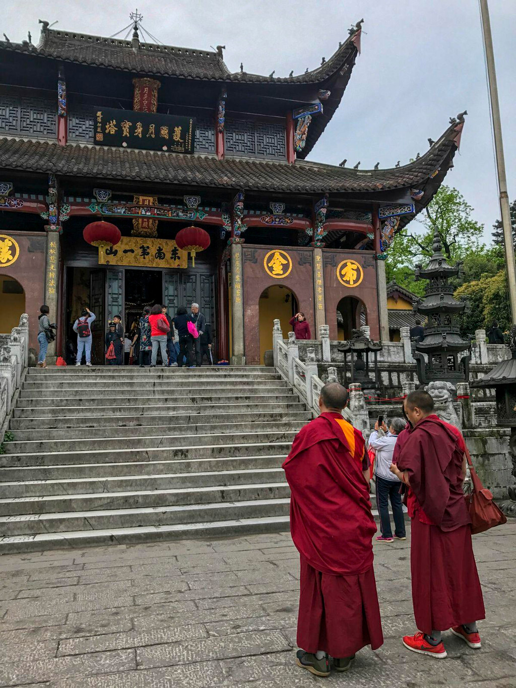 九华山烧香必去的6个庙香(去九华山上香,应去哪几个寺庙)