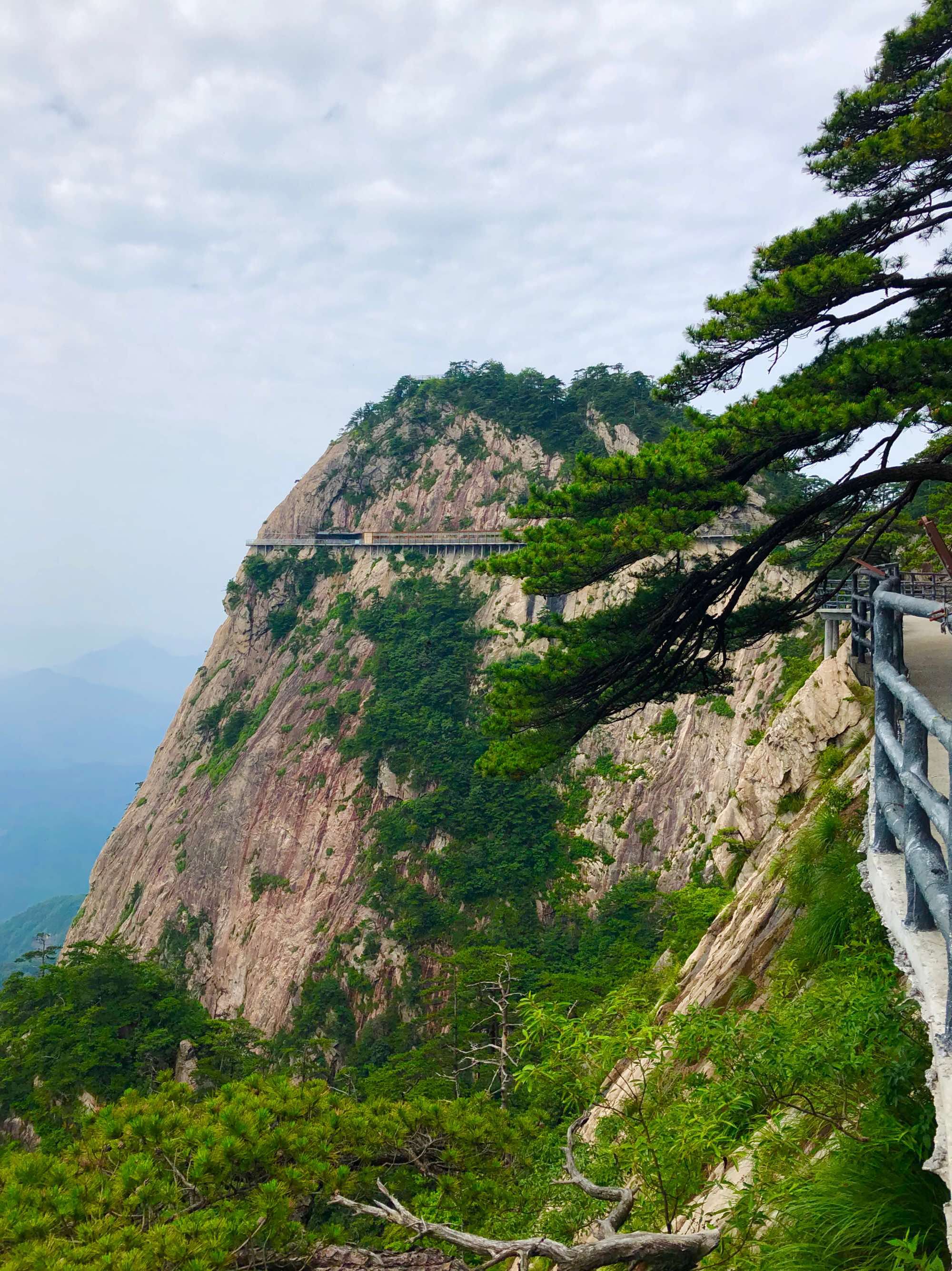 安庆属于大别山区吗 