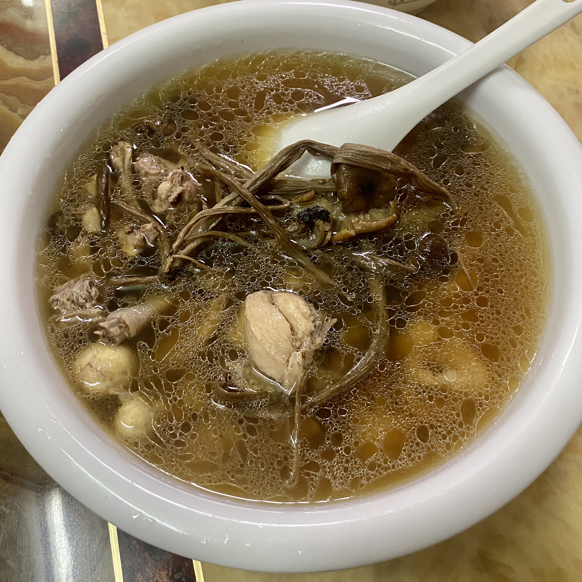 茶树菇鸡汤 茶树菇鸡汤孕妇可以吃吗