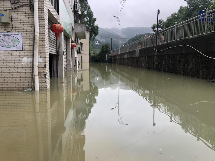 泄洪把农民地淹了怎么补偿 