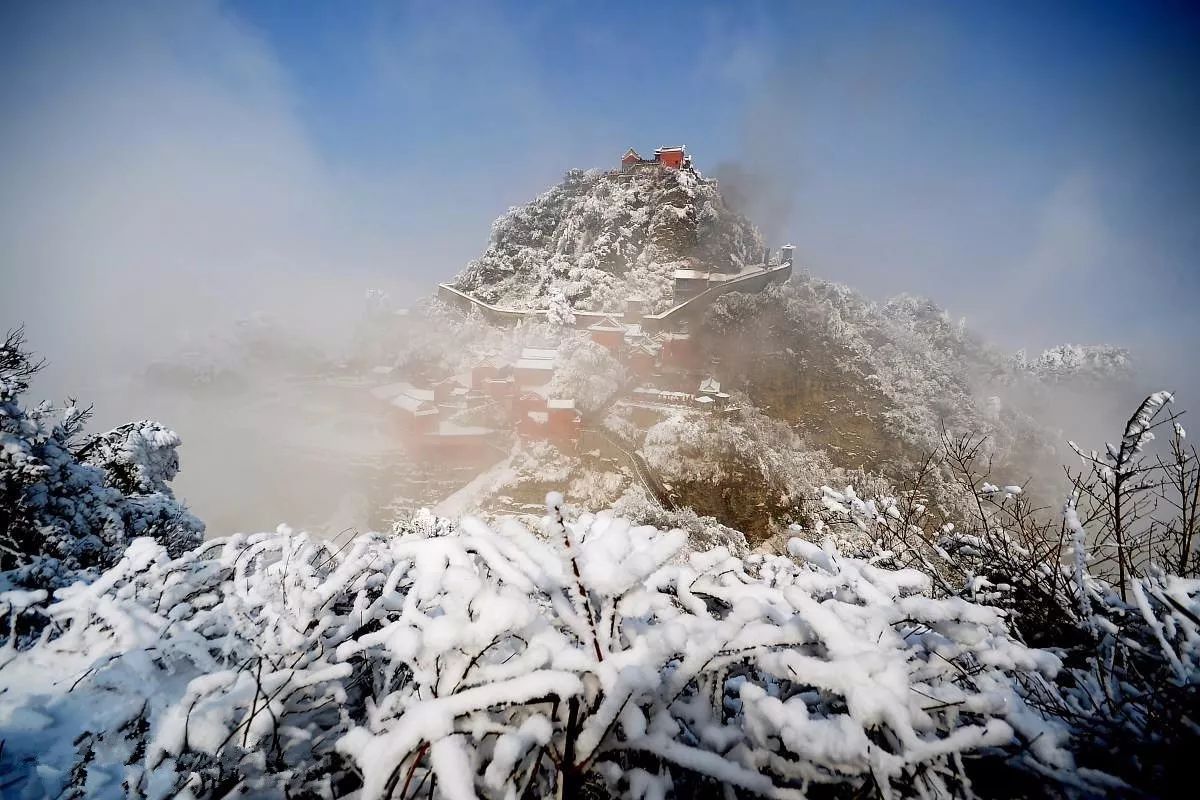 大雪封山 