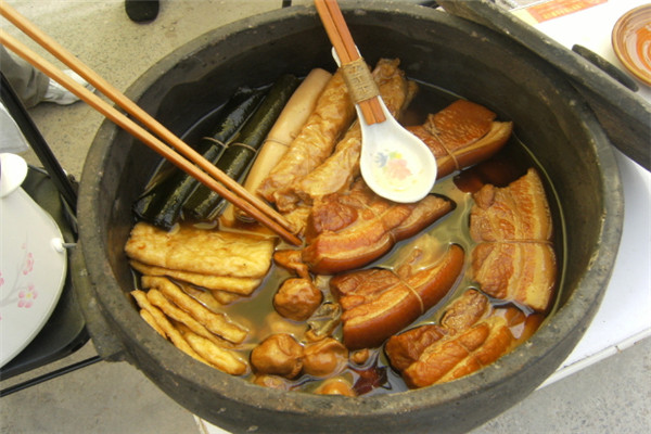 甏肉干饭 