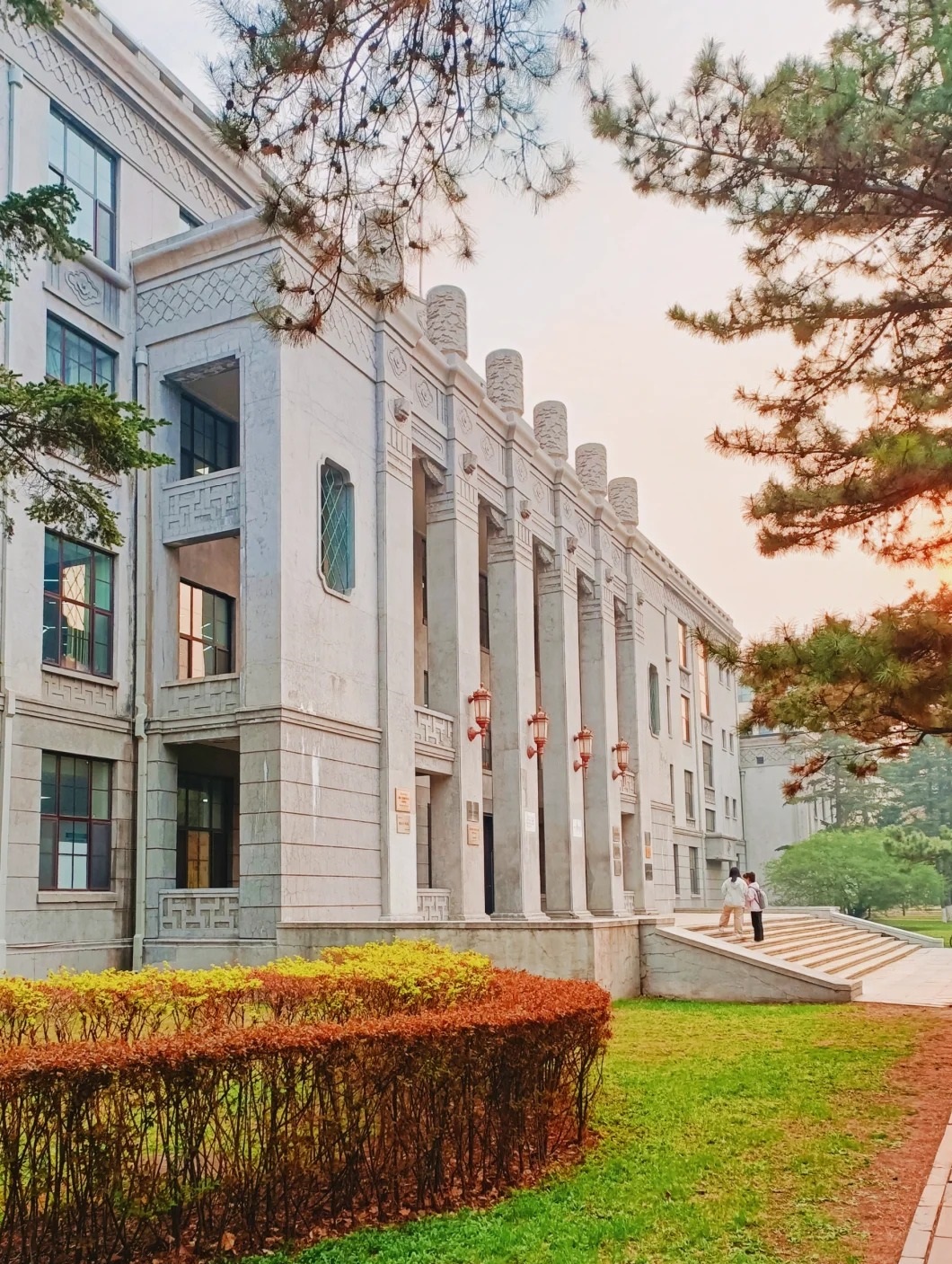 东北大学 美国东北大学慎重选择